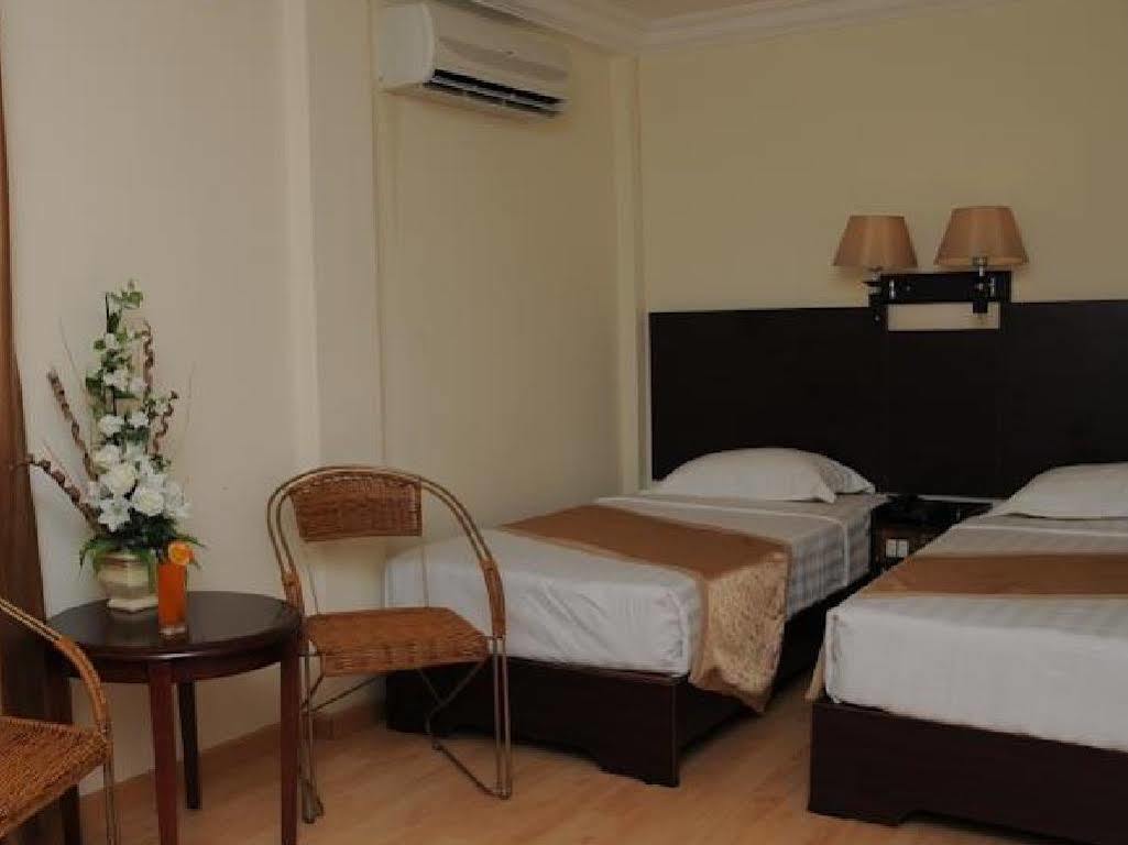 Capital O 89658 Bustani Hotel Jitra Kültér fotó