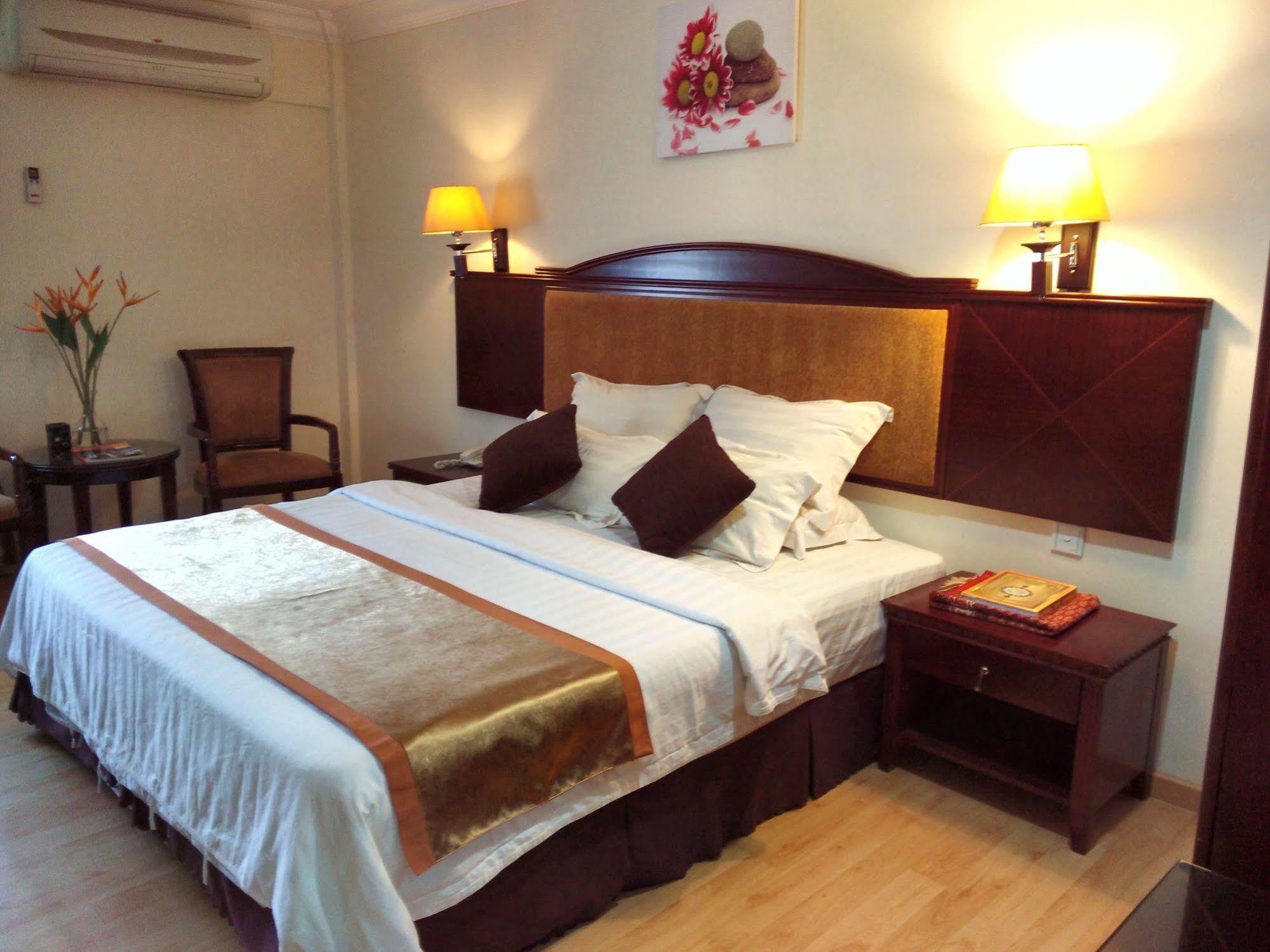 Capital O 89658 Bustani Hotel Jitra Kültér fotó