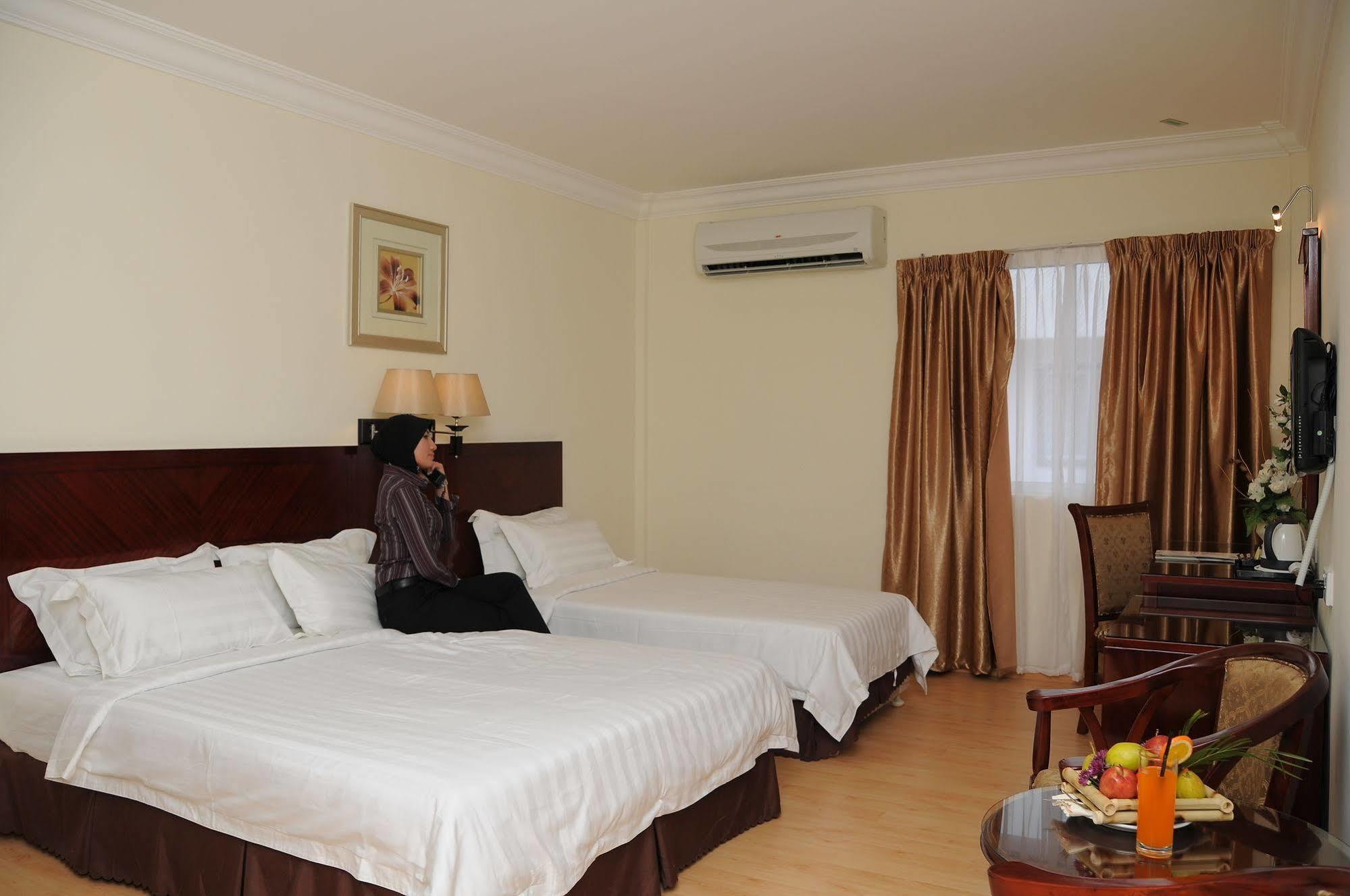 Capital O 89658 Bustani Hotel Jitra Kültér fotó