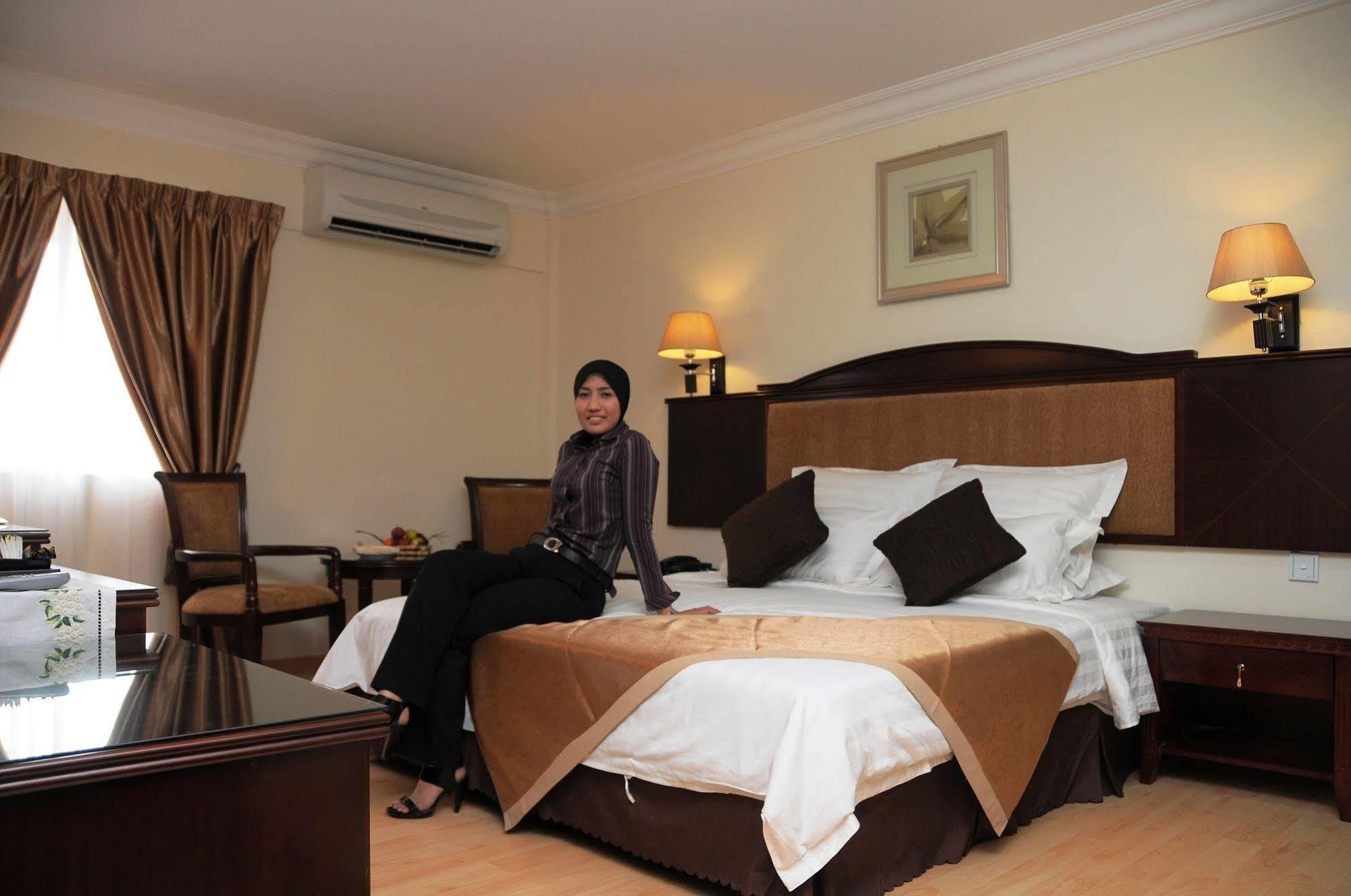 Capital O 89658 Bustani Hotel Jitra Kültér fotó